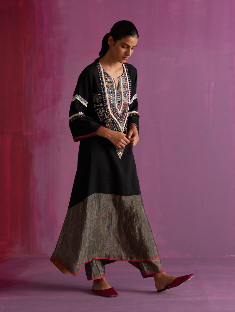 Afra Hand-Embroidered Kurta - Black