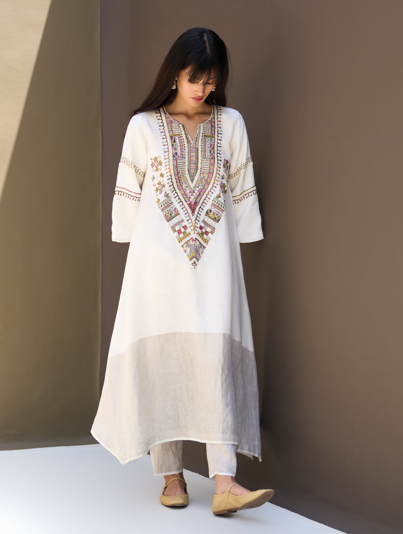 Afra Hand-Embroidered Kurta - Ivory