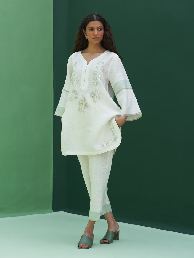 Insha Hand-Embroidered Kurta - Ivory