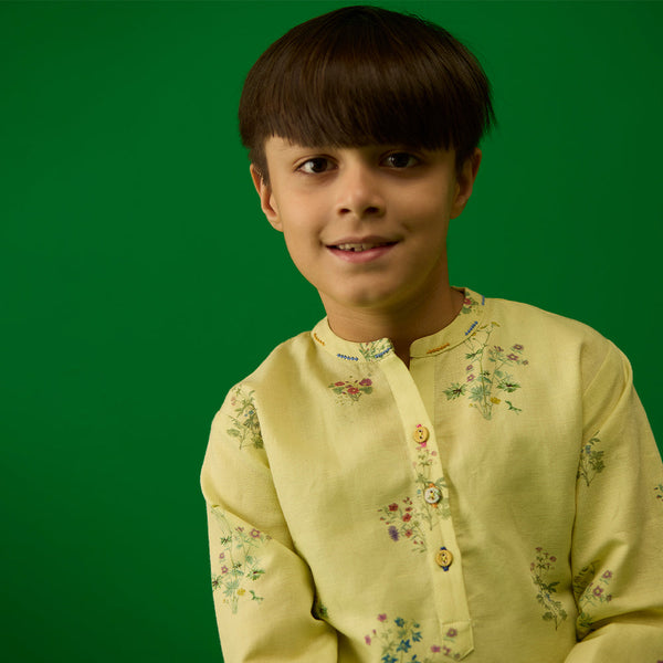 Kash Floral Linen Kurta - Pistachio