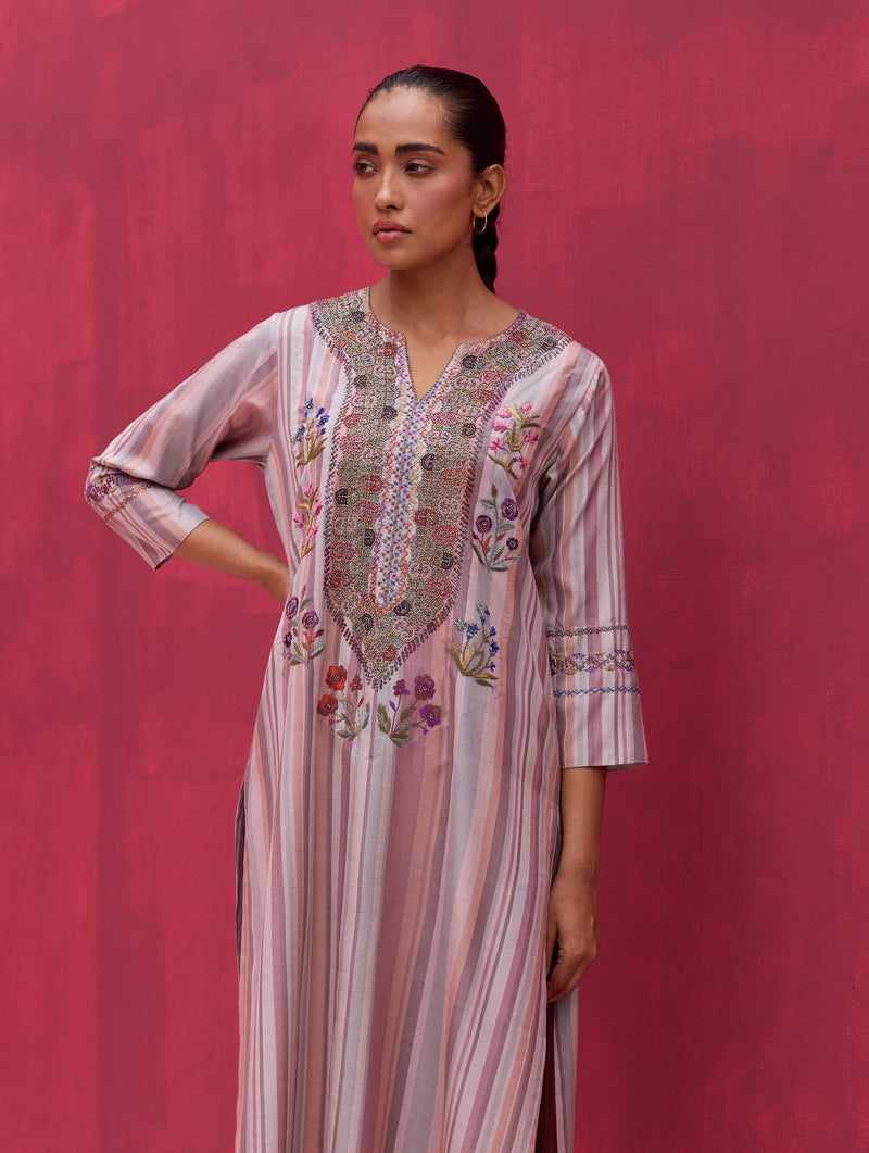 Saana Hand-Embroidered Silk Kurta - Lavender