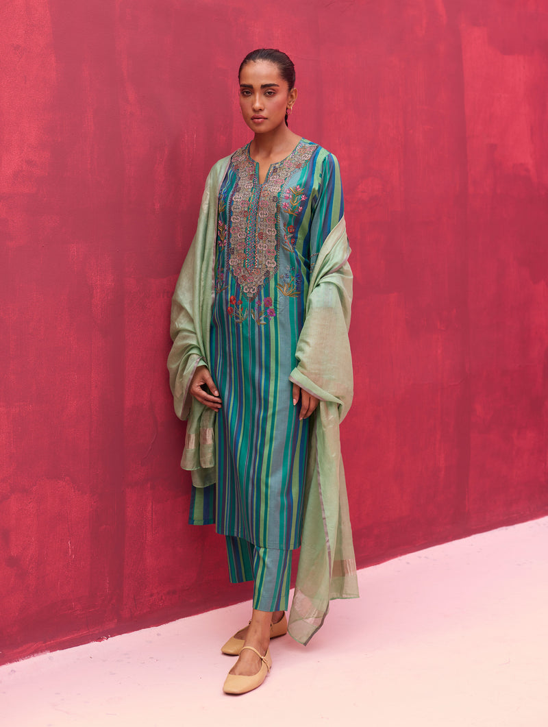 Saana Hand-Embroidered Silk Kurta Set - Peacock