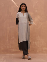 Mila Color-Blocked Linen Kurta - Charcoal