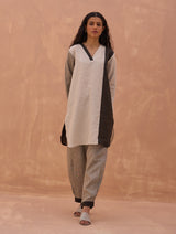 Pera Color-Blocked Kurta - Charcoal